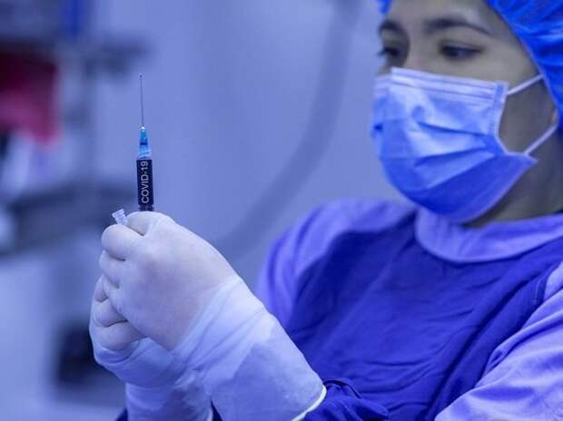 Проценко опроверг слухи о бесплодии после вакцинации от коронавируса