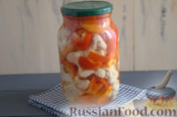 Фото к рецепту: Маринованные пикули из цветной капусты, моркови и перца