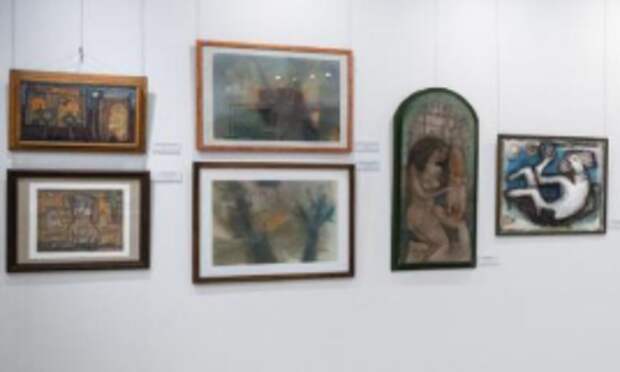 Возвращение мастера: в Омске открылась мемориальная выставка Геннадия Манжаева