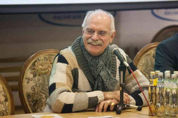 Одна семья, две фамилии: почему Кончаловский и Михалков — братья, но носят разные фамилии