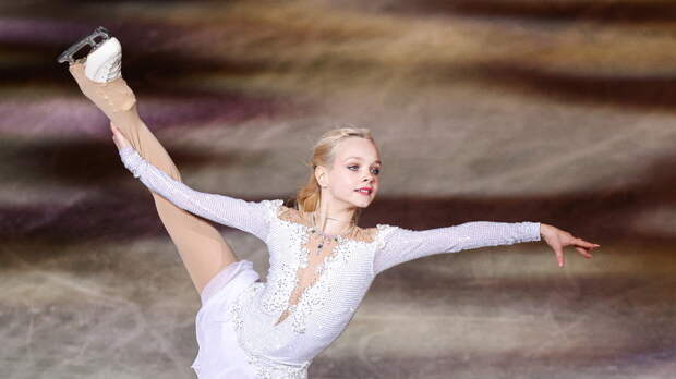 Плющенко показал, как Костылева делает тройной аксель с «уникального» захода