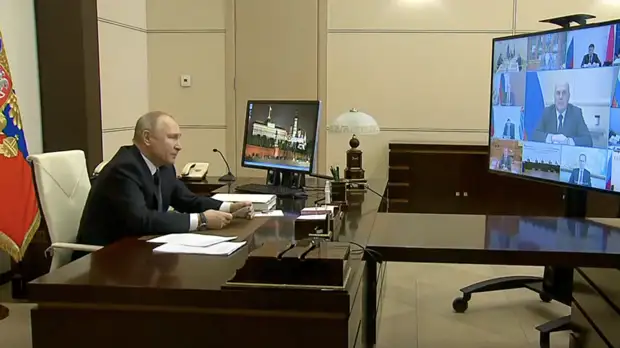 «Рекомендую»: Путин поддержал идею сделать 31 декабря выходным по всей России