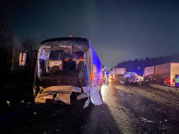 В Камешковском округе на трассе М-7 случилось ДТП с участием автобуса