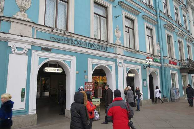Почему в Сибири выход из метро делали в жилых домах? (ФОТО)