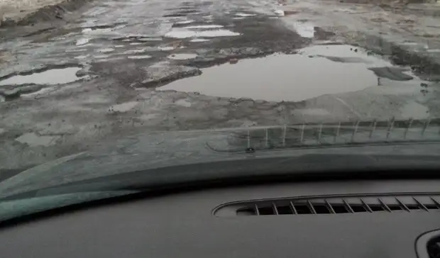 Ломается подвеска, прокалываются колеса: жители Ижевска о Славянском шоссе