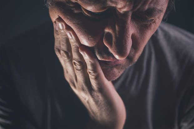 Названы опасные причины внезапного почернения зубов