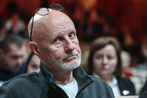 «Гражданка Долина делает это специально»: блогер Гоблин объяснил странное поведение Ларисы Долиной