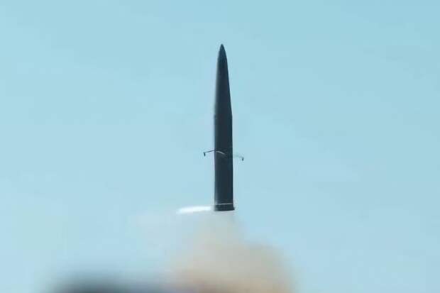 Южная Корея испытывает ракету с крупнейшей боеголовкой для уничтожения бункеров