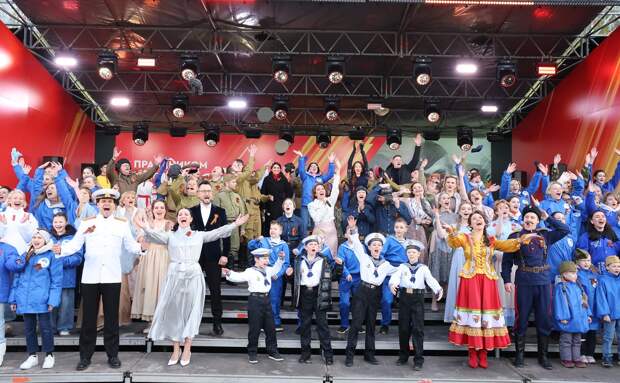 Концерт «Военные песни у кремля» прошёл в Парке Победы