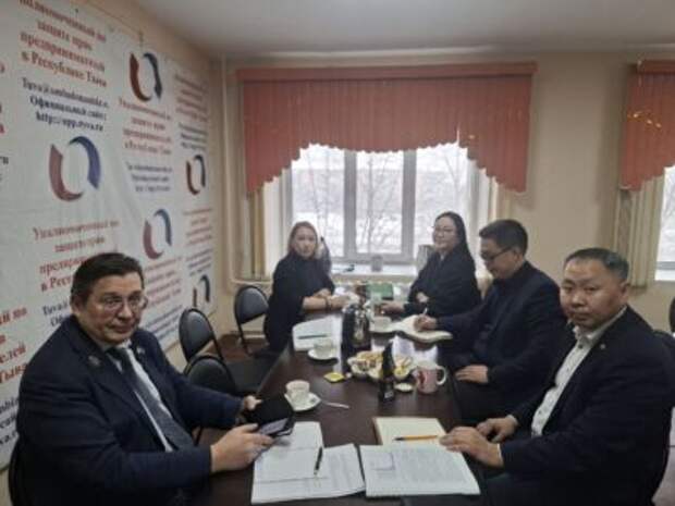 Ренат Ооржак провел рабочую встречу с руководителями предпринимательских объединений Республики Тыва