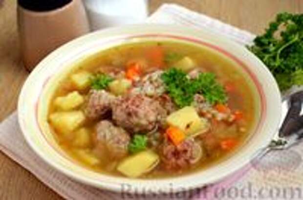 Фото к рецепту: Гречневый суп с жареными фрикадельками