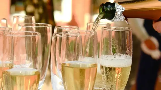 «Росконтроль» проверил качество российских игристых вин