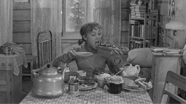 Работать на пределе и радоваться малому: 8 привычек послевоенного поколения — молодежи их не понять