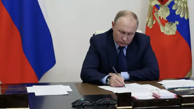 Путин подписал закон о направлении нефтегазовых допдоходов бюджета на приоритетные цели