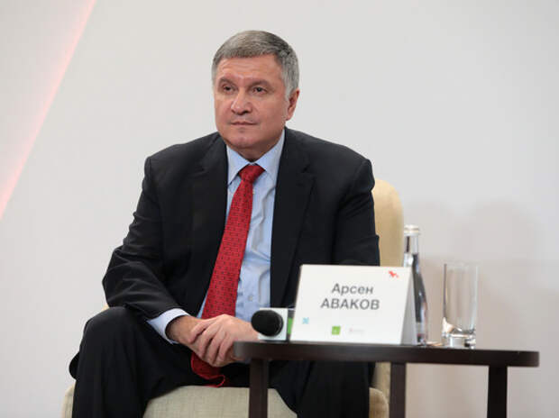 Экс-глава МВД Украины Аваков попал под обыск: раскрыта махинация с вертолетами
