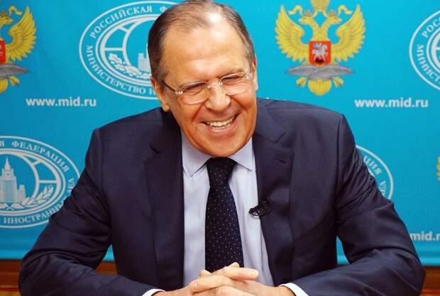 Красавец! Лавров плюнул на пробку на Манхэттене, вышел из машины и пошёл пешком в штаб-квартиру ООН
