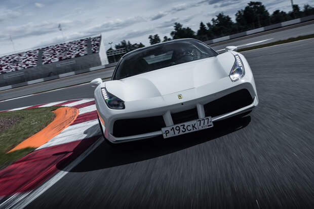 Тест-драйв турбо-Ferrari прошлого и настоящего. Часть I: Ferrari 488 GTB. Фото 3