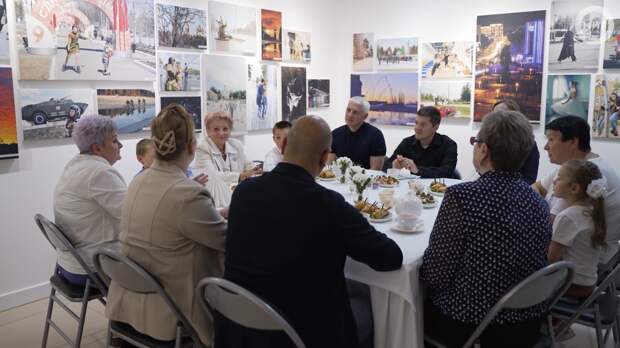 Дмитрий Артюхов встретился с первопроходцами Ноябрьска