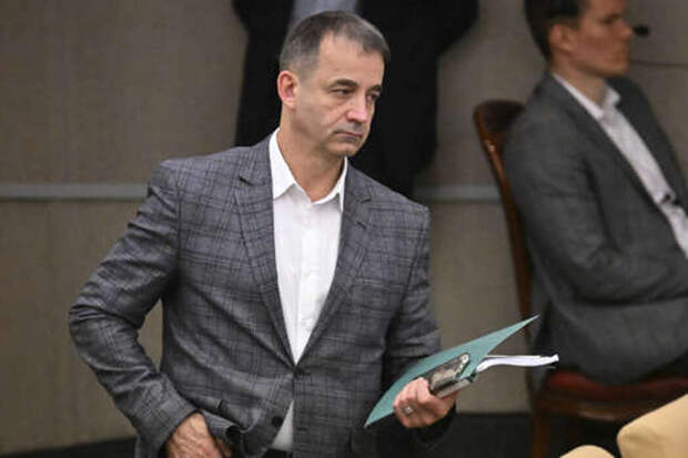 «Нельзя совершить государственную измену по телефону»: Дмитрий Певцов объяснил, как не стать жертвой мошенников