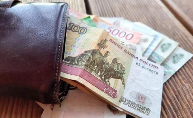 Росстат создал миф о богатстве населения и отсутствии нищеты: зарплаты топчутся на месте, а доходы миллиардеров растут