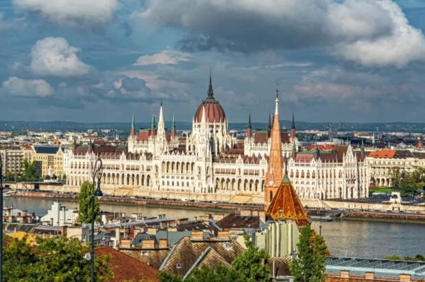 Задержанным в Венгрии украинским инкассаторам запретили въезд в Шенген