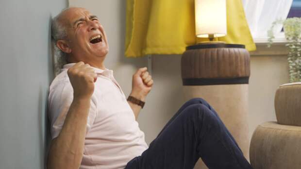 -Ты просто старый тарелочник! Ты хочешь поесть за мой счет, хотя сам не вложился. Свидания с мужчиной после 50-ти.