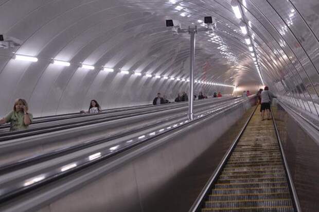Пассажиры больше не сталкиваются с двойным списанием в метро Петербурга