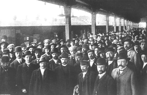 10 чёрно-белых фото с самого первого заседания Госдумы в 1906 году