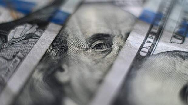 InfoBRICS: страны по всему миру начинают конкурировать с долларом