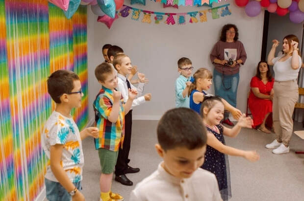 Педагоги говорят, что для детей с особенностями очень важно научиться работать в коллективе.