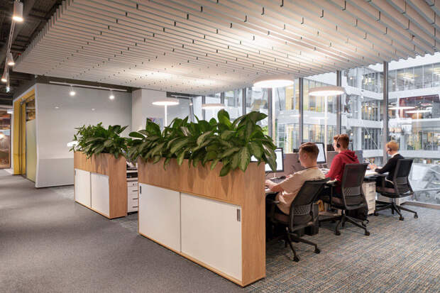 Подростки из 6 регионов России посетили профориентационную экскурсию в офисе Сбера