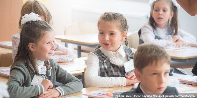 Младшие классы продолжат обучение в школе после каникул — Собянин. Фото: Д. Гришкин mos.ru