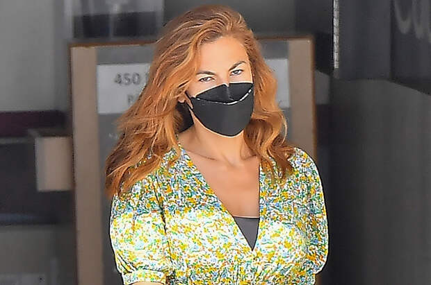 Очень редкий выход и новый имидж: Ева Мендес на шопинге в Беверли-Хиллз