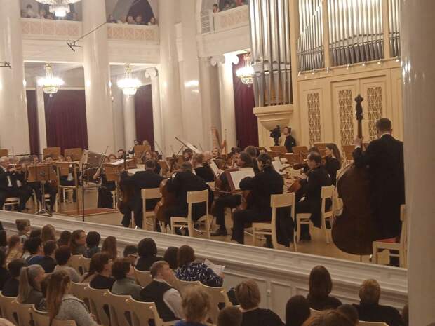 В Петербургской филармонии выступили незрячие музыканты