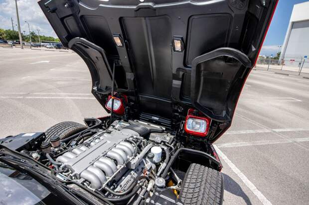 Chevrolet Corvette ZR-1 1990 года в идеальном состоянии