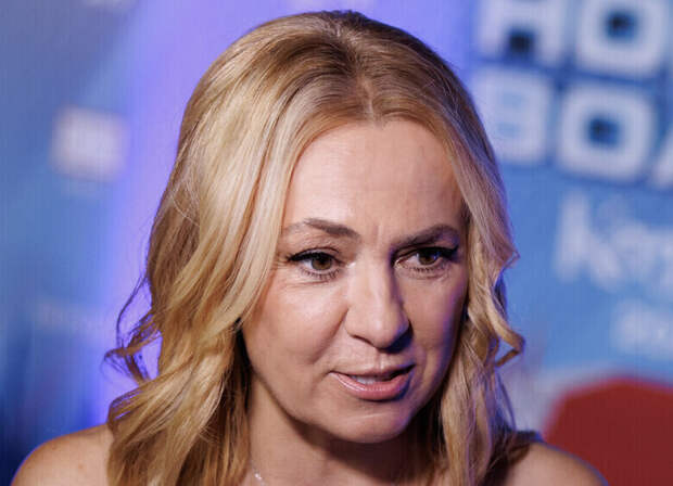 Змеи, череп и дом с призраками: Рудковская рассказала о безумных покупках Кейджа