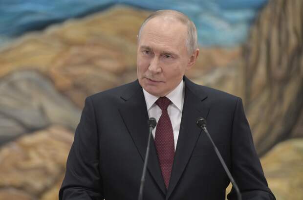 Путин поручил изучить возможность продлить выплаты по уходу за ребёнком до трёх лет