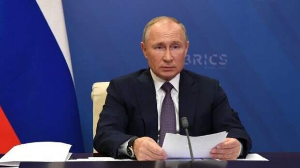 Путин поздравил верующих граждан с Рождеством Христовым Путин поздравил верующих граждан с Рождеством Христовым