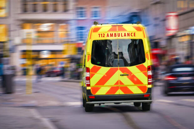 Житель Лондона ударился о ступеньку после падения в метро и лишился части черепа