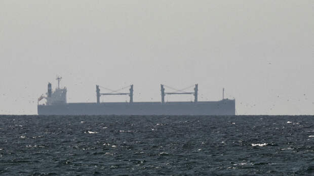 Иран заявил об отступлении гигантского нефтяного танкера из Ормузского пролива