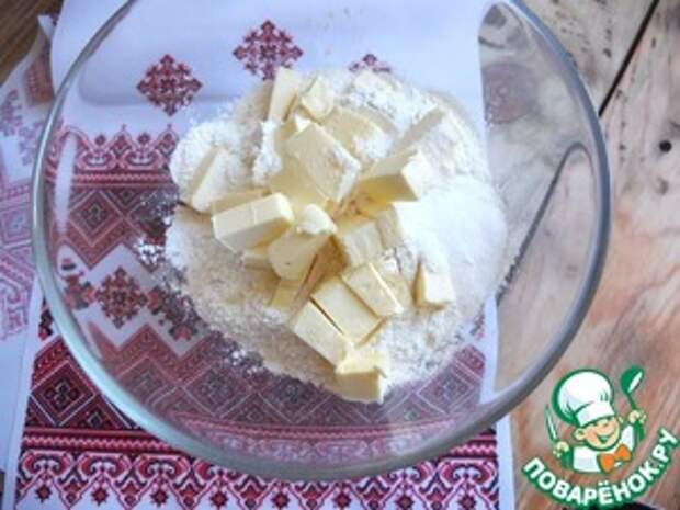 Пирог с сыром и колбасой фото