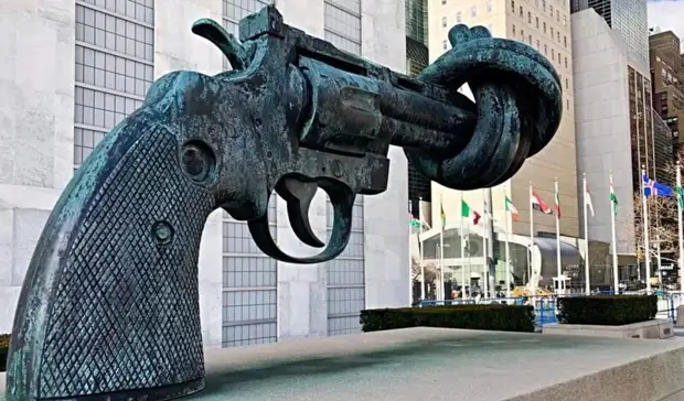 Парадокс статистики: за 30 лет военные расходы в мире снизились втрое