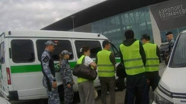 Выдворение мигрантов / Фото: пресс-служба ГУ ФФСП России по Алтайскому краю