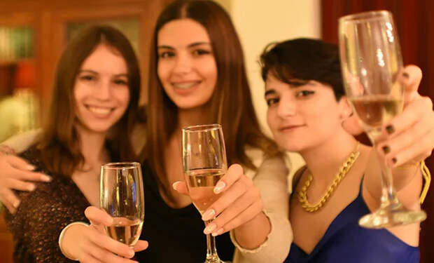 «Тихий диверсант»: назван самый опасный напиток Нового года