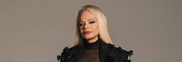 Долину преследуют неприятности? Её роскошный минивэн попал в ДТП