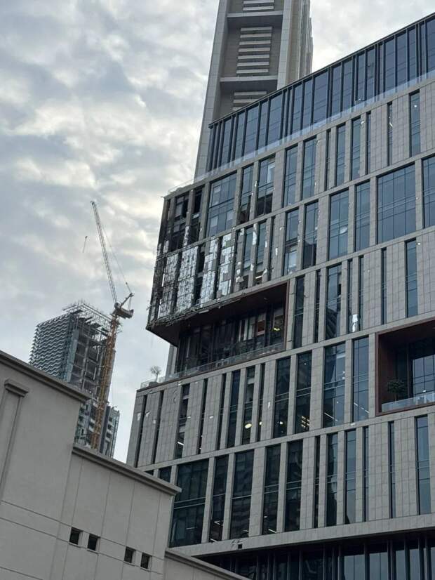 Иранский дрон попал в небоскрёб Международного финансового центра Дубая