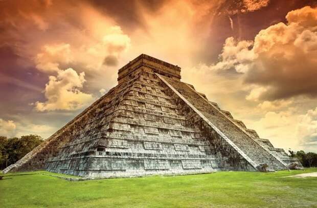 Город - символ загадочной цивилизации майя. /Фото: allovertheus.ru