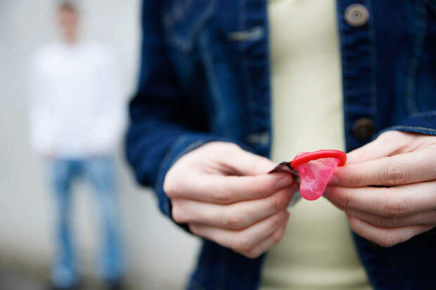 Минпромторг с сентября начнет эксперимент с маркировкой презервативов и филлеров