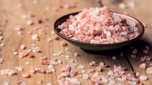Розовая соль не только выглядит красиво, но и приносит пользу организму. /Фото: 24tv.ua