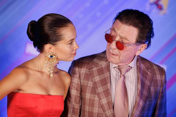 Лепс намекнул на причину расставания с 20-летней невестой